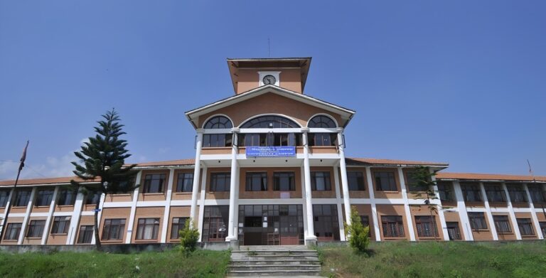 त्रिविमा अखिल क्रान्तिकारीको तोडफोड र अवरोध