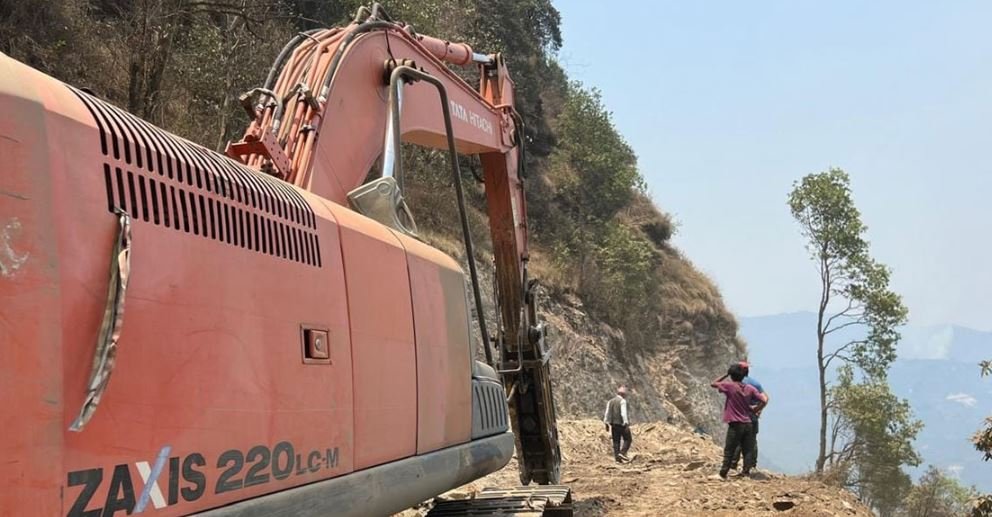 पर्वतमा सडक अलपत्र पार्ने ठेकेदारको जमानत जफत