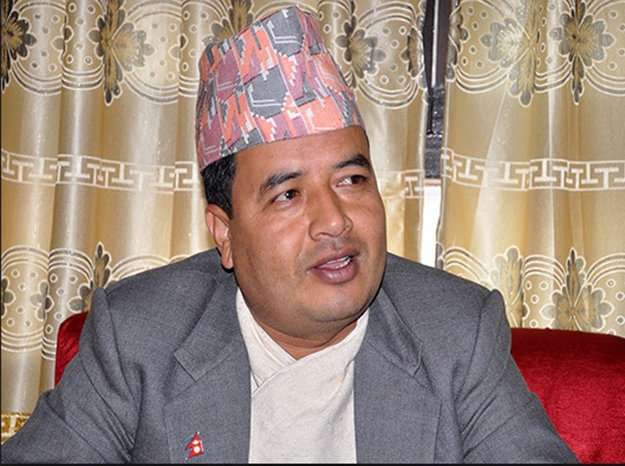 हिम्मत भए केपी ओलीलाई पक्रेर देखाउ : महेश बस्नेत