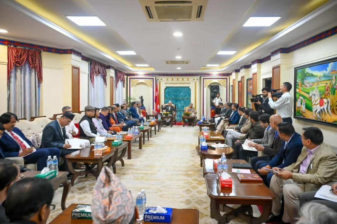 सर्वदलीय बैठकमा ओली–प्रचण्डको सुरक्षाकर्मी फिर्ताप्रति विवाद