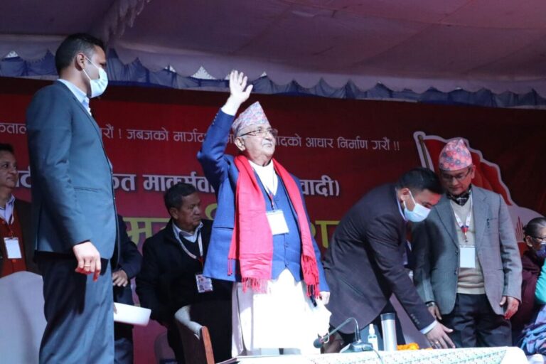 एमाले महाधिवेशन मा विद्याको समर्थन लिएर मैदानमा उत्रँदै ईश्वर पोखरेल