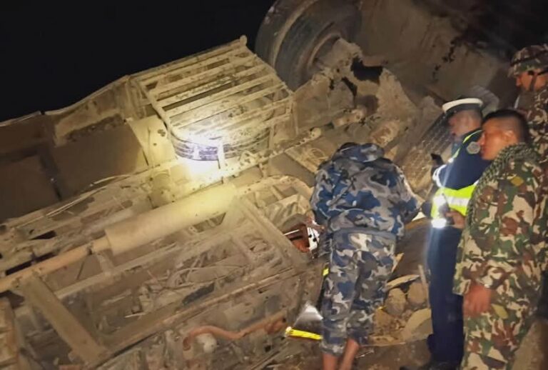 राति १ बजे पोखराबाट काठमाडौं आउँदै गरेको बस दुर्घटना : १७ जनाको ज्यान गयो