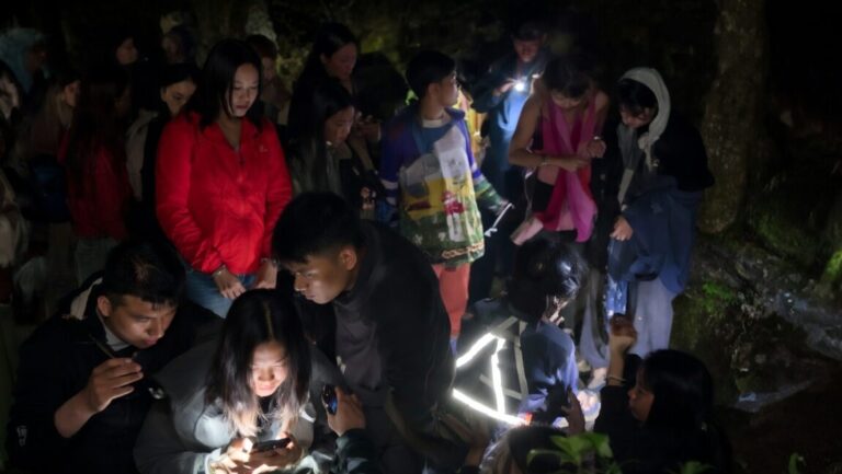 पोखरामा अवैध ‘ट्रान्स पार्टी’मा छापा विदेशीसहित ३८ जना पक्राउ