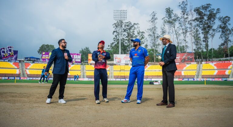 अर्जुन कुमालको डेब्यु विनोद भण्डारीको पुनरागमनसहित नेपाल यूएईविरुद्ध ब्याटिङमा