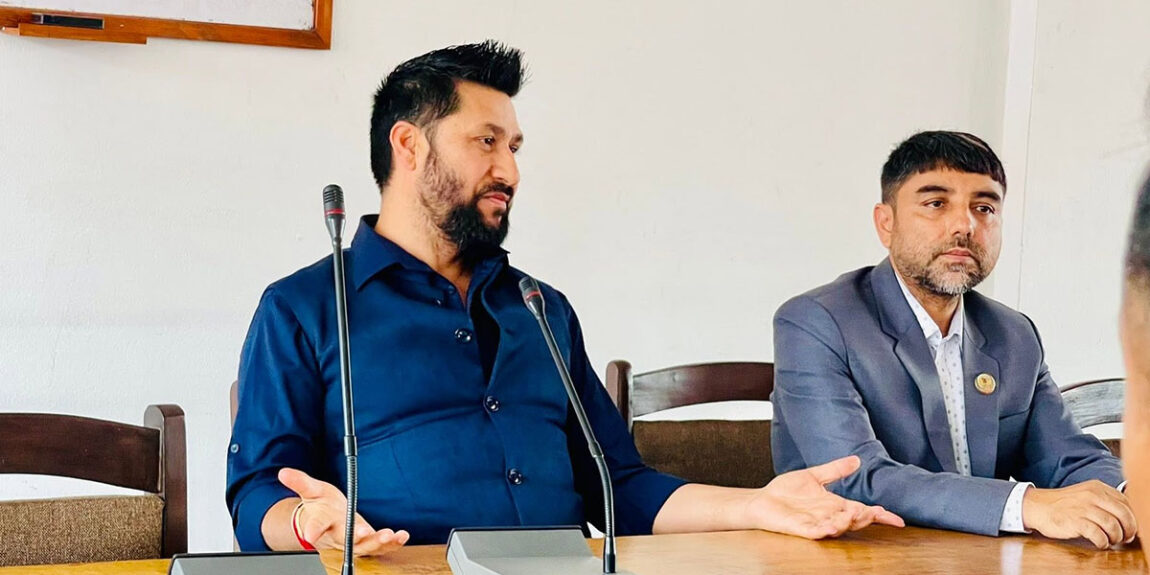 मधेश प्रदेश अधिवेशनबारे रास्वपा सांसदसँग रवि लामिछानेको छलफल