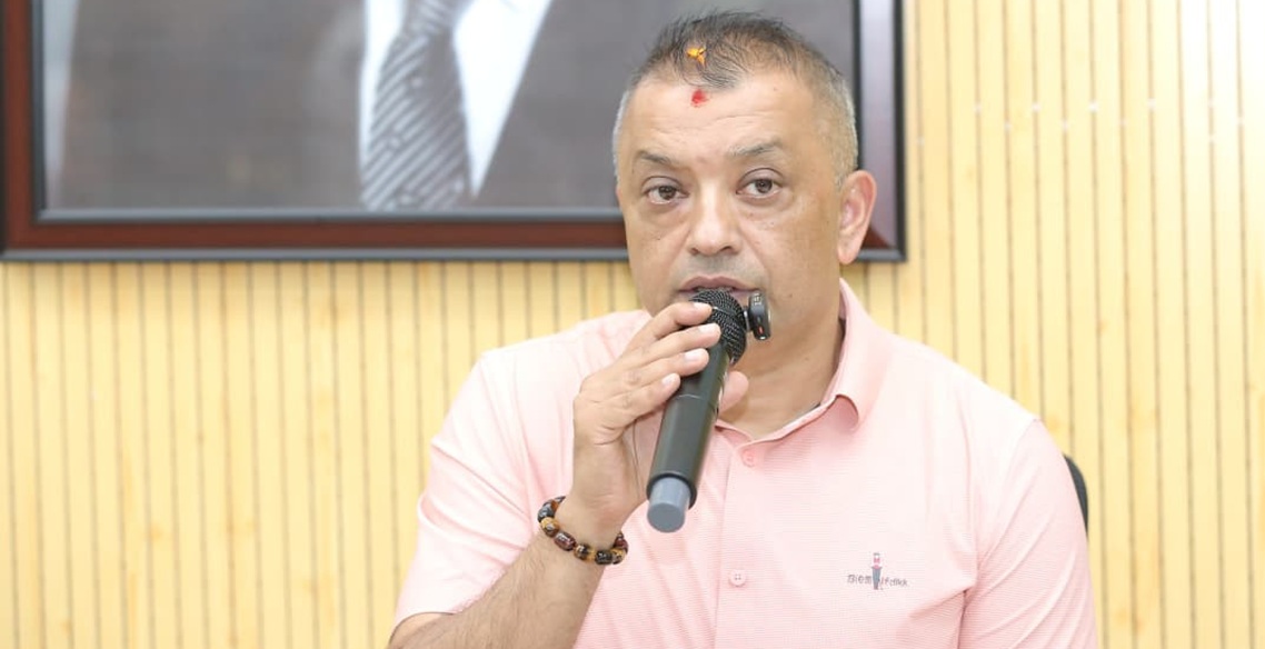 गगनले बालेनलाई भने– ‘सचिवालयको भर नपर्नुस्, विज्ञसँग सल्लाह लिनुस्’